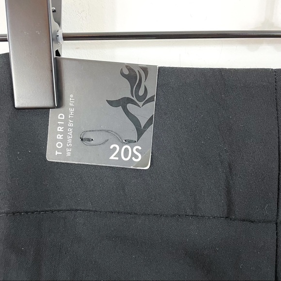 Torrid Black Relaxed Trouser Pant - Picture 7 of 7